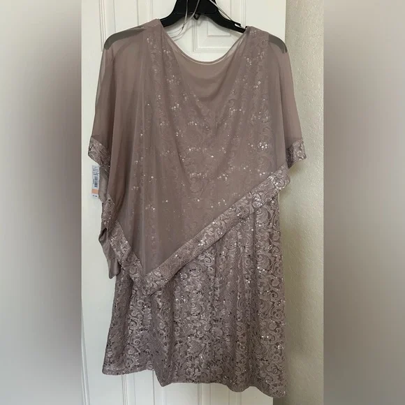 R&M Richards Asymmetrical Lace Dress in Champagne - Picture 2 of 8